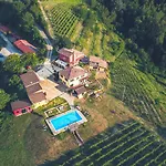 Classic Xl - Spazioso Per Famiglie Nelle Langhe Con Piscina Farmház *